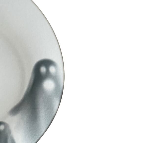 (4) Grammercy Studio Halloween Ghost Dinner Plates 10.5in Matte White Black BOO - Picture 6 of 10